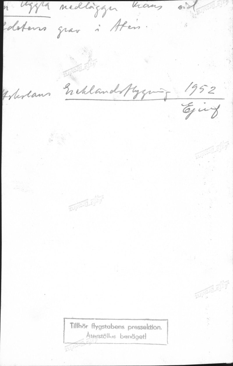 Colonel Owl puts a wreath at the soldier's tomb in Athens - Vintage Photograph