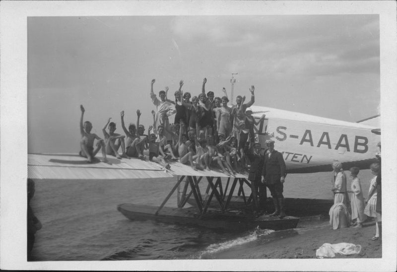 Ahrensbergs Greenland expedition 1931 - Vintage Photograph