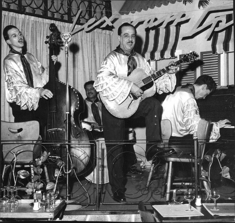 Restaurant entertainment with calypso musicians Nybrogatan Puerte del Este - Vintage Photograph