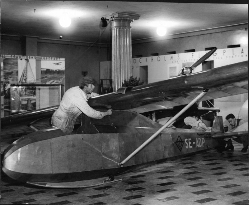 Engineer Sparmann's gliding plane is displayed at the Ilis exhibition. - 3 October 1934 - Vintage Photograph