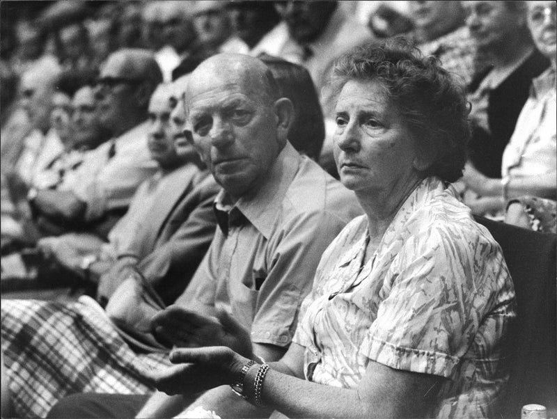 Shareholders of Volkswagen at the general meeting in Wolfsburg. - Vintage Photograph