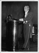 Colonel Mantele speak at the Society Sweden-Finnish autumn ceremony at the Stockholm Concert Hall - 7 March 1938 - Vintage Photograph