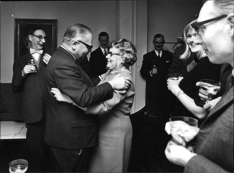 Lisa Levin is discontinued by Jan-Otto Modig, the president of the Telegram Office of the Newspapers, in connection with her retirement. - Vintage Photograph