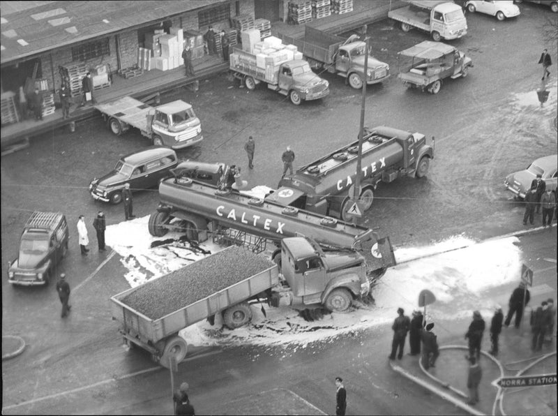 The accident with the transverse trailer of the tanker, emptied on gasoline and filled with carbon dioxide - Vintage Photograph