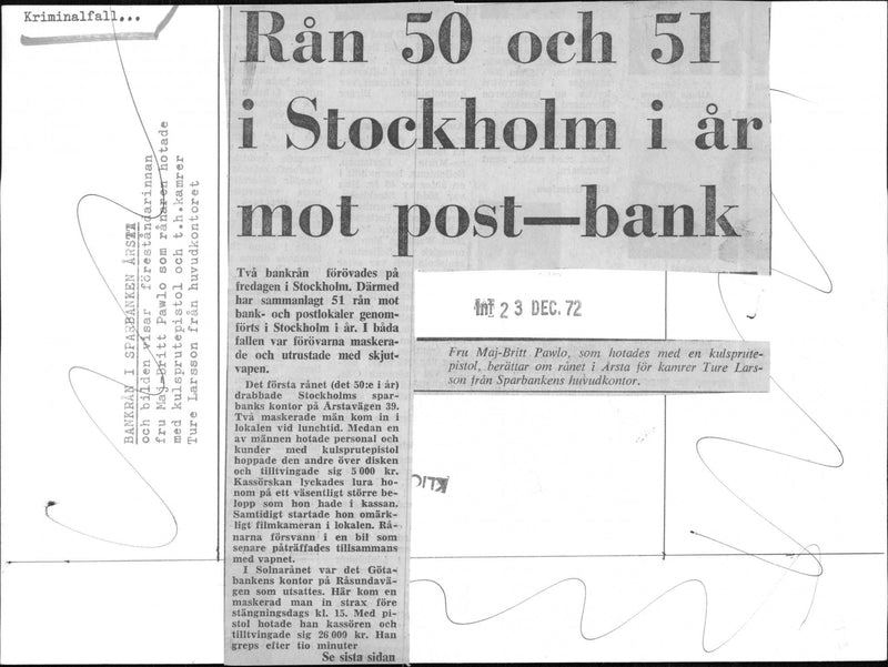 Mrs. Maj-Britt Pawlo, which was threatened with a submachine gun, tells about the robbery of the Savings Bank of Årstavägen - Vintage Photograph