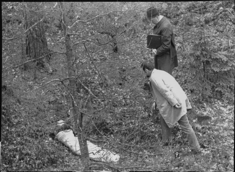 Police are investigating the place where the murder victim of a woman found in Hjällbo - Vintage Photograph