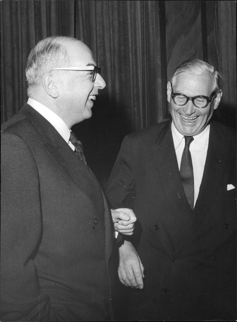 Two merchant during the Swedish wholesale covenant 40th anniversary of the Concert Hall's small hall - Vintage Photograph