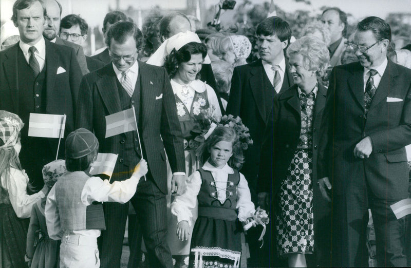 1983 POLL ASEA OTHER NATIONALDAGEN PICA MANDAGEN COUPLE OVERITA - Vintage Photograph
