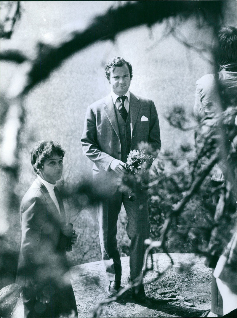 King Carl Gustaf visited the nature reserve at HjÃ¤lstaviken after lunch in Anyang during the busy street - Vintage Photograph