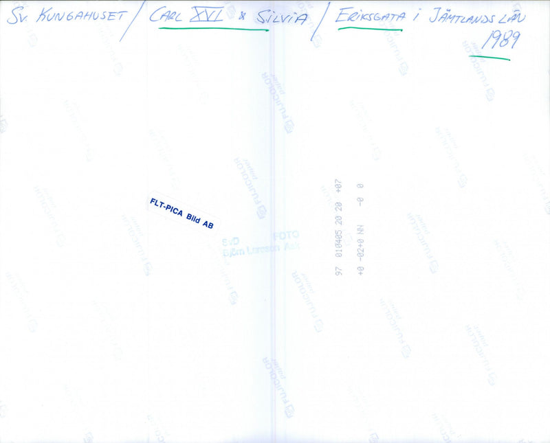 In the living shielings of Holm Vallen met Carl XVI Gustav and Silvia of traditional music. - Vintage Photograph