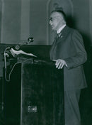 The man gave a speech at the Swedish-Finnish evening held at the concert hall. - 1 February 1940 - Vintage Photograph