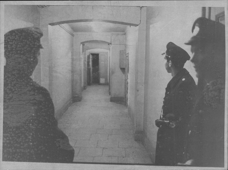 A strong police guard was blocked by the property at Brunnsgatan where the murder is said to have been destroyed - Vintage Photograph