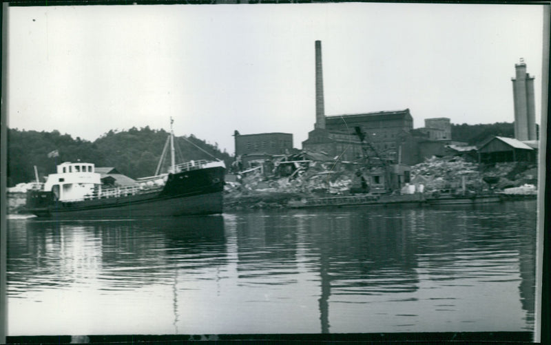 &quot;Tankbjörn&quot; by Styrsö passes as first boat racing spot at Göta - Vintage Photograph