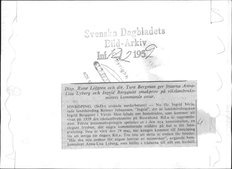 Rune Lofgren and Signature Bergman gives Anna Lisa Lyberg and Ingrid Bergquist taste of national agricultural meeting future cheeses. - Vintage Photograph