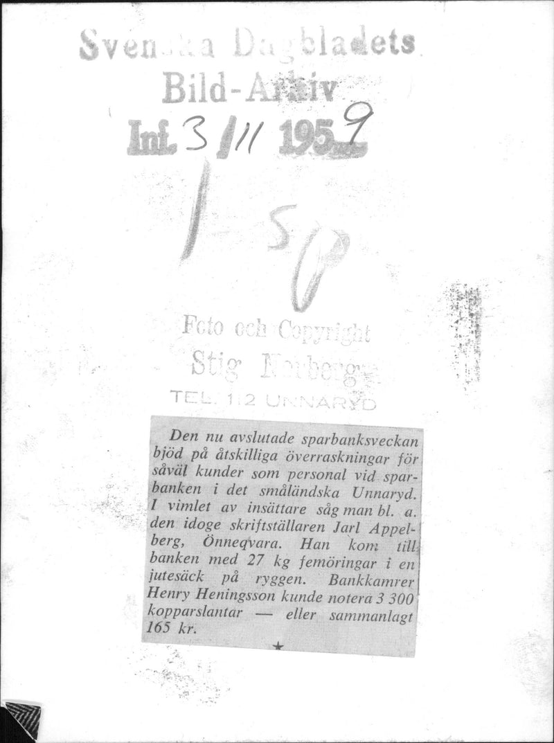 The industrious writer Jarl Appelberg got into Unnaryds savings of 27 kg femÃ¶ringar in a sack on his back. - Vintage Photograph