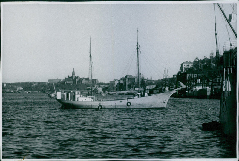 The sunken ship engine Henny Vaxholm - Vintage Photograph