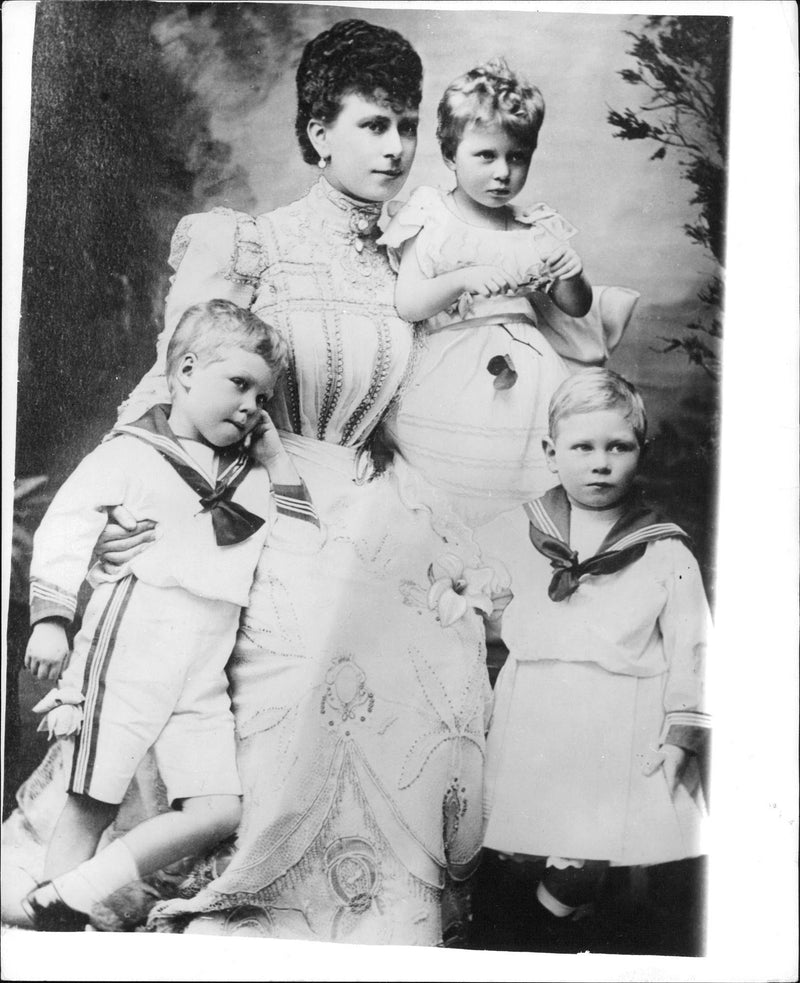 Queen Mary, the former Duchess of York, Prince Edward, Prince Albert and Princess Mary - Year 1900 - Vintage Photograph