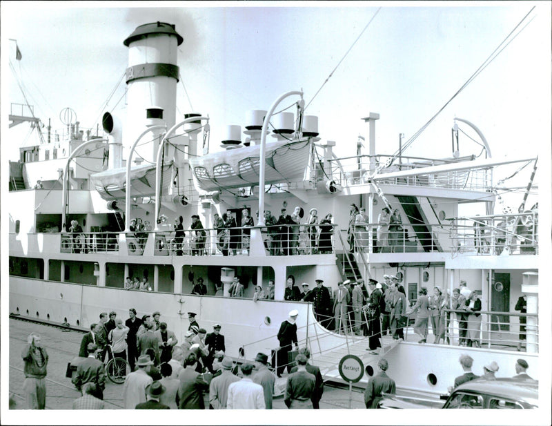 Russian diplomats holidaymakers with the vessel Beloostrov - Vintage Photograph