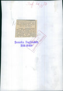 Carl-Axel RydbÃ¶ck receive premium by Axel GjÃ¶res clerk at the Swedish association's fourth business administration course completion in the Concert Hall. - Vintage Photograph