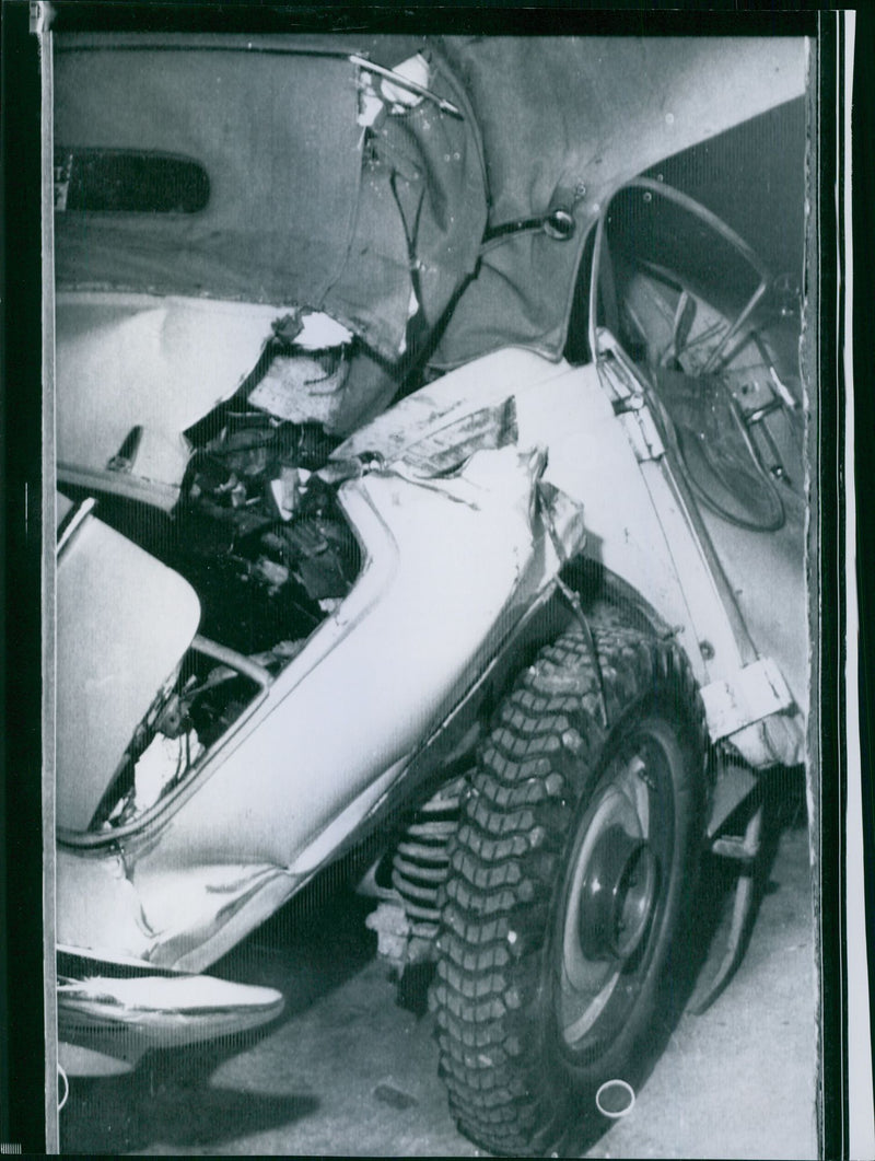 Violent collision between two cars - 16 May 1948 - Vintage Photograph