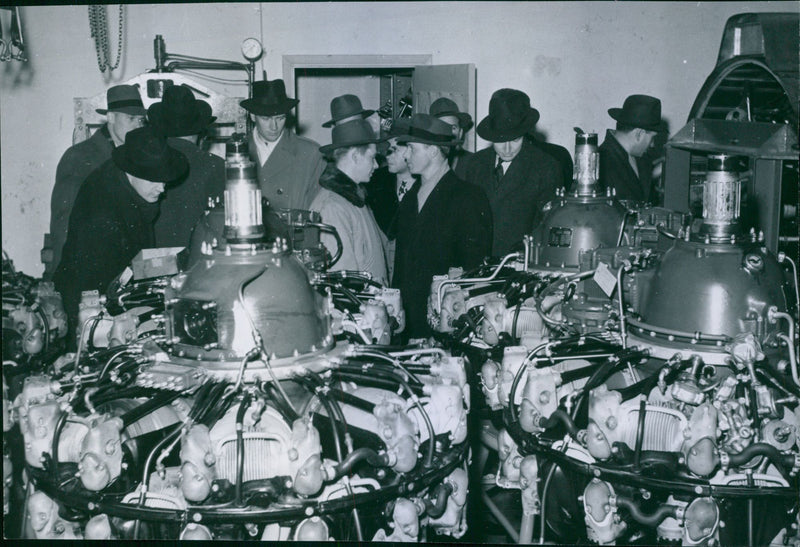 The 17 US SAS pilots go through Swedish airline facilities at Bromma - 31 January 1947 - Vintage Photograph