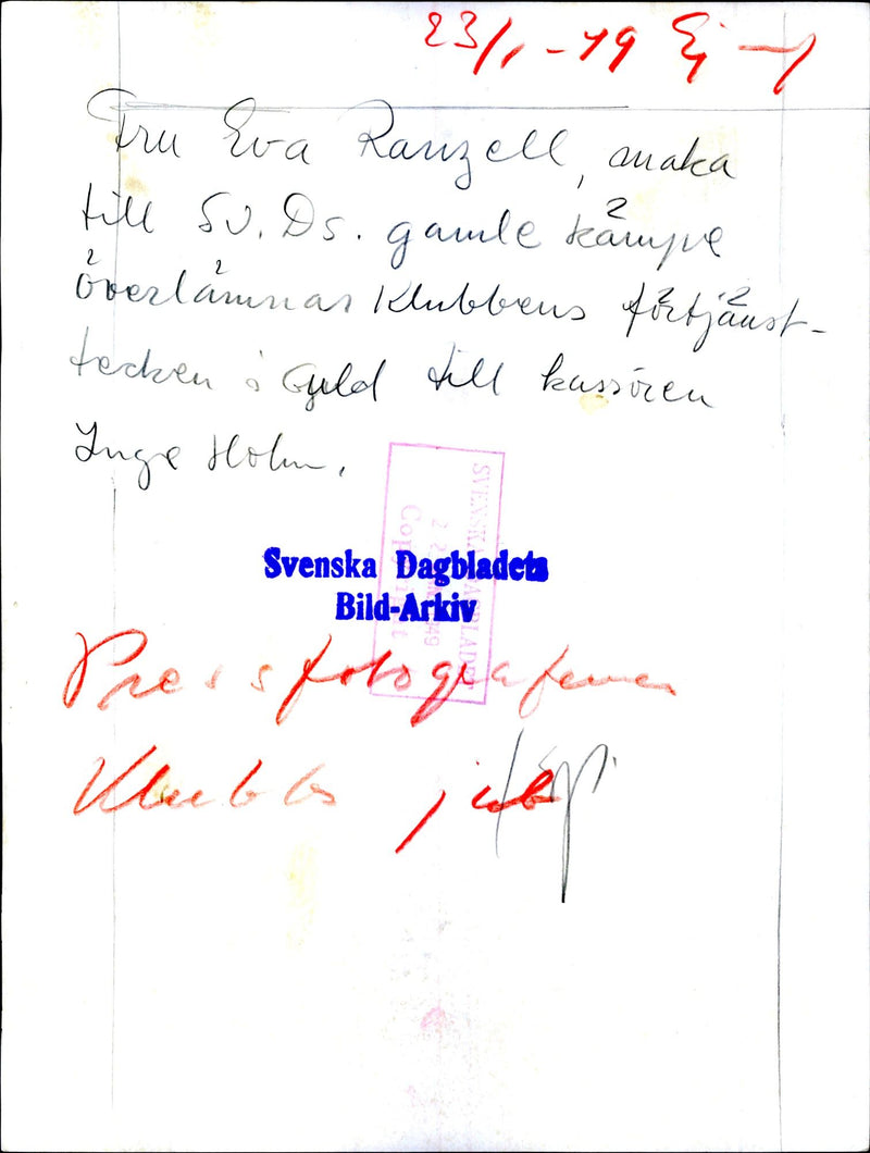 The press photographer&#39;s club is jubilating. Cashier Inge Holm receives the club&#39;s signature in gold. - 23 January 1949 - Vintage Photograph