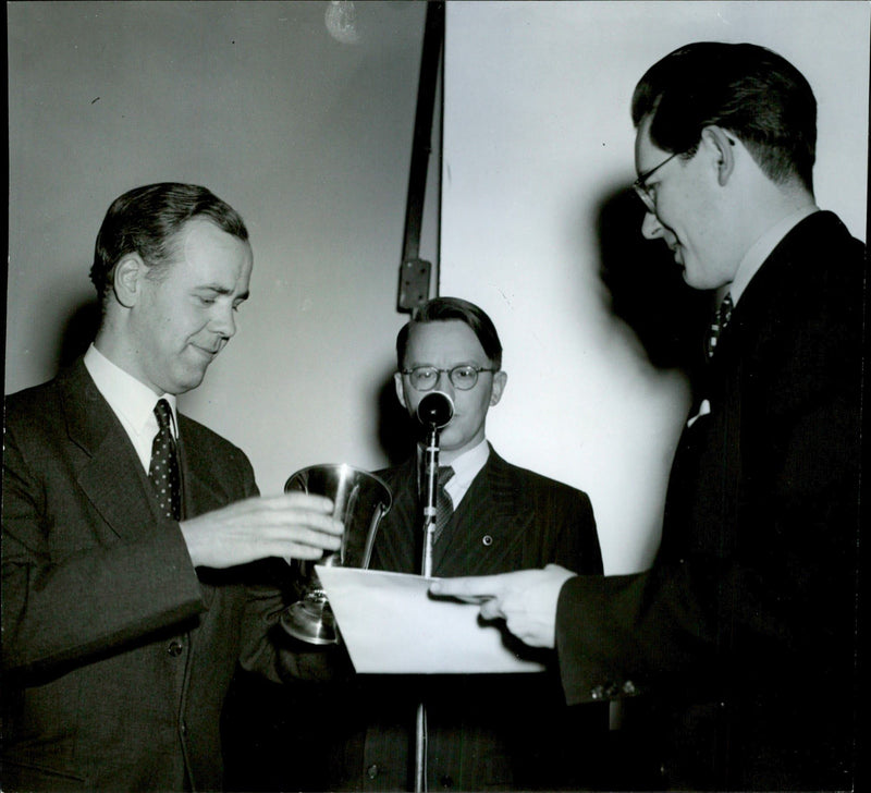 Picture from the competition &quot;The narrow film of the year&quot; at the concert hall - 27 November 1949 - Vintage Photograph