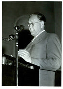 International Statistical Institute 30th Session of the Concert Hall. Prime Minister Erlander keeps greeting speech at the opening. - Vintage Photograph