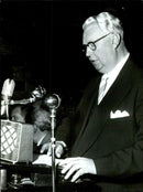 International Co-operative Alliance held its 20th Congress at the Concert Hall. Carl Albert Andersson speaks to the audience. - Vintage Photograph