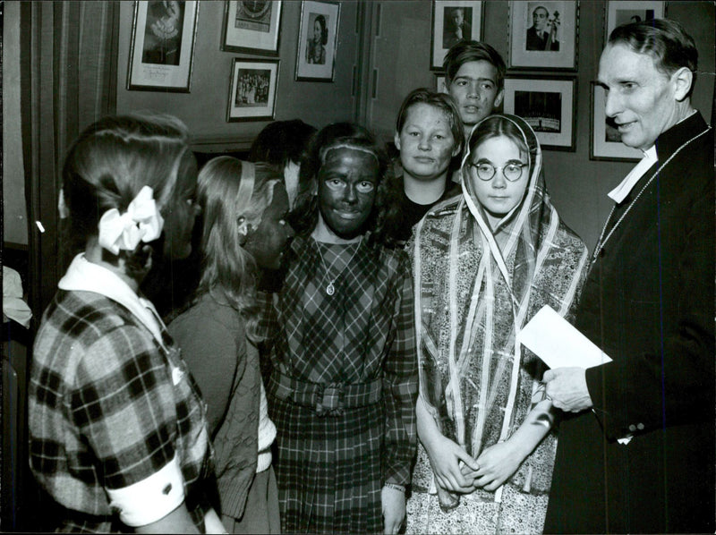 Sunday School Day at the Concert Hall - 31 October 1948 - Vintage Photograph