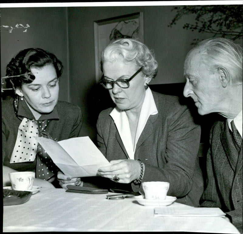 Ulla Isaksson, Ingrid Edholm and Nils Magnus Folke conference on the poet. - Vintage Photograph