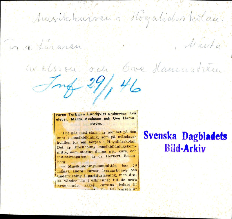 "It goes with the song" is the name of the course in music education going on in HÃ¶galidsskolan - 29 January 1946 - Vintage Photograph