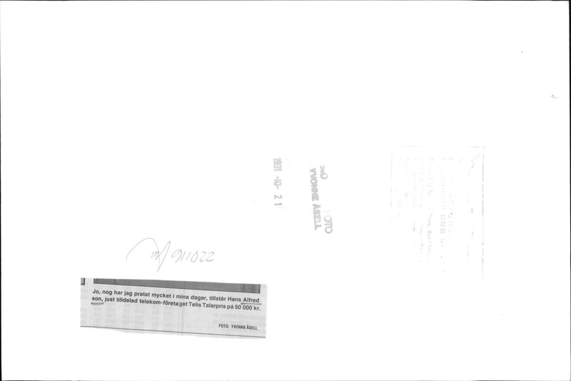 Hasse Alfredsson into a small phone booth of the old model after receiving Telia speaks price - Vintage Photograph