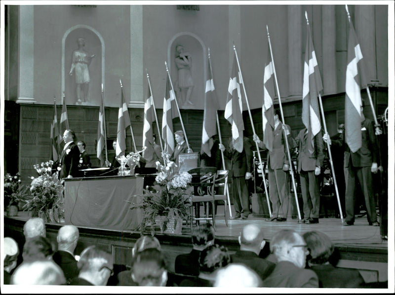 Right Meeting at the Concert Hall. - Vintage Photograph