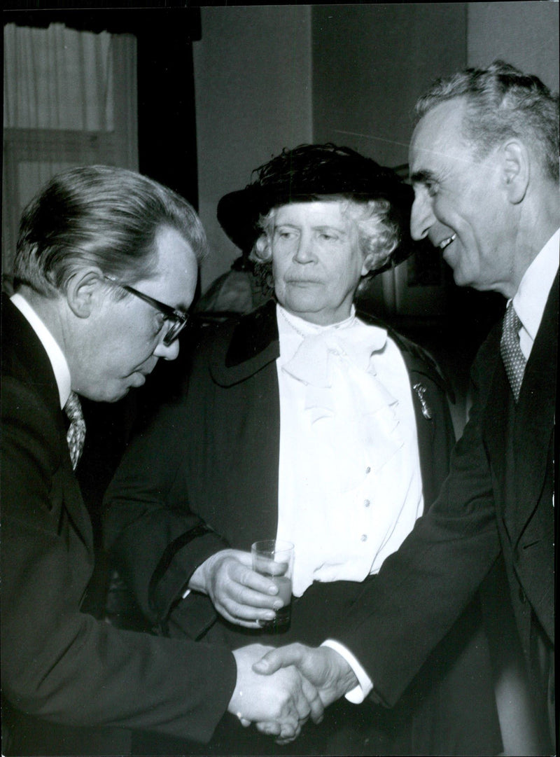 Reception at the Israeli legation. Fr. v. Prof. E. HÃ¥stad, writer Amelie Posse and the Israeli Minister - Vintage Photograph