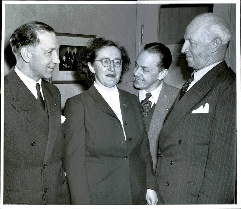 E. Walter Holmstedt, Astrid HjelmstrÃ¶m, Raymond SjÃ¶qvist and Nils Stenbeck the discussion on road safety in the Concert Hall. - Vintage Photograph
