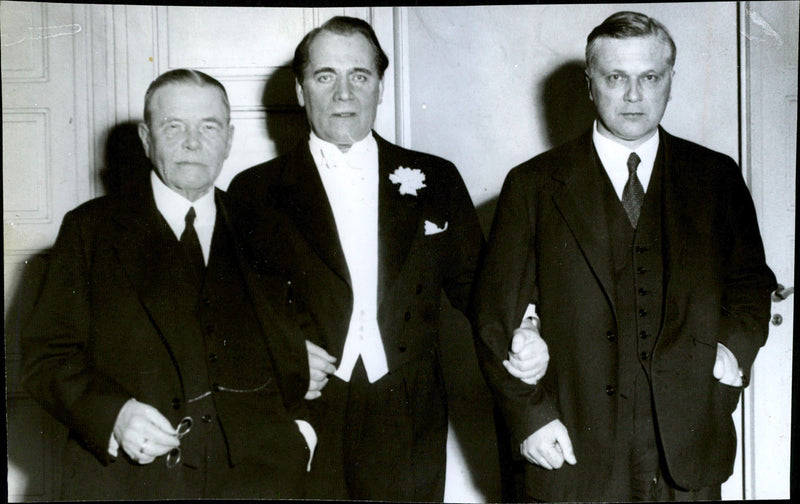 Delegates gathered at the right-wing caucus in the Concert Hall - 15 March 1935 - Vintage Photograph