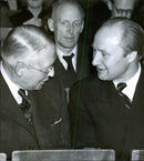 Delegates in conversation at the conference Residences in nature - 4 November 1944 - Vintage Photograph