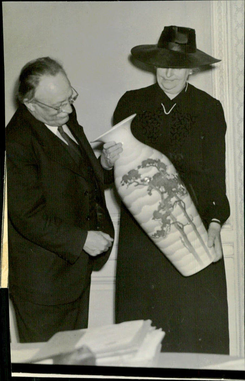Writers Association chairman. received the Danish gift - 23 June 1943 - Vintage Photograph
