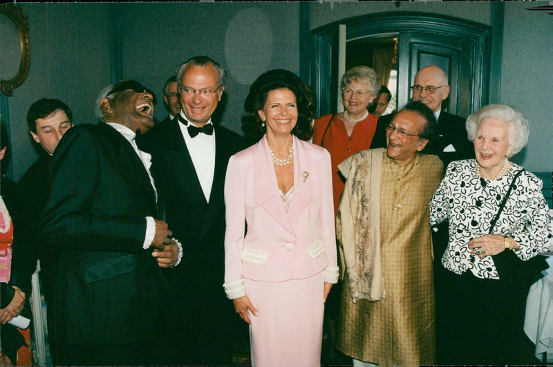 Polar Prize winner Ray Charles, King Carl XVI Gustaf, Queen Silvia, the Polar Music Winner Ravi Shankar and Princess Lilian at the Polar Prize gala. - Vintage Photograph
