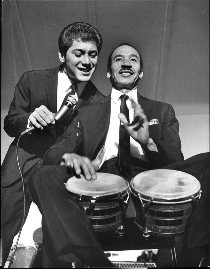 Paul Anka guest play with a friend - Vintage Photograph