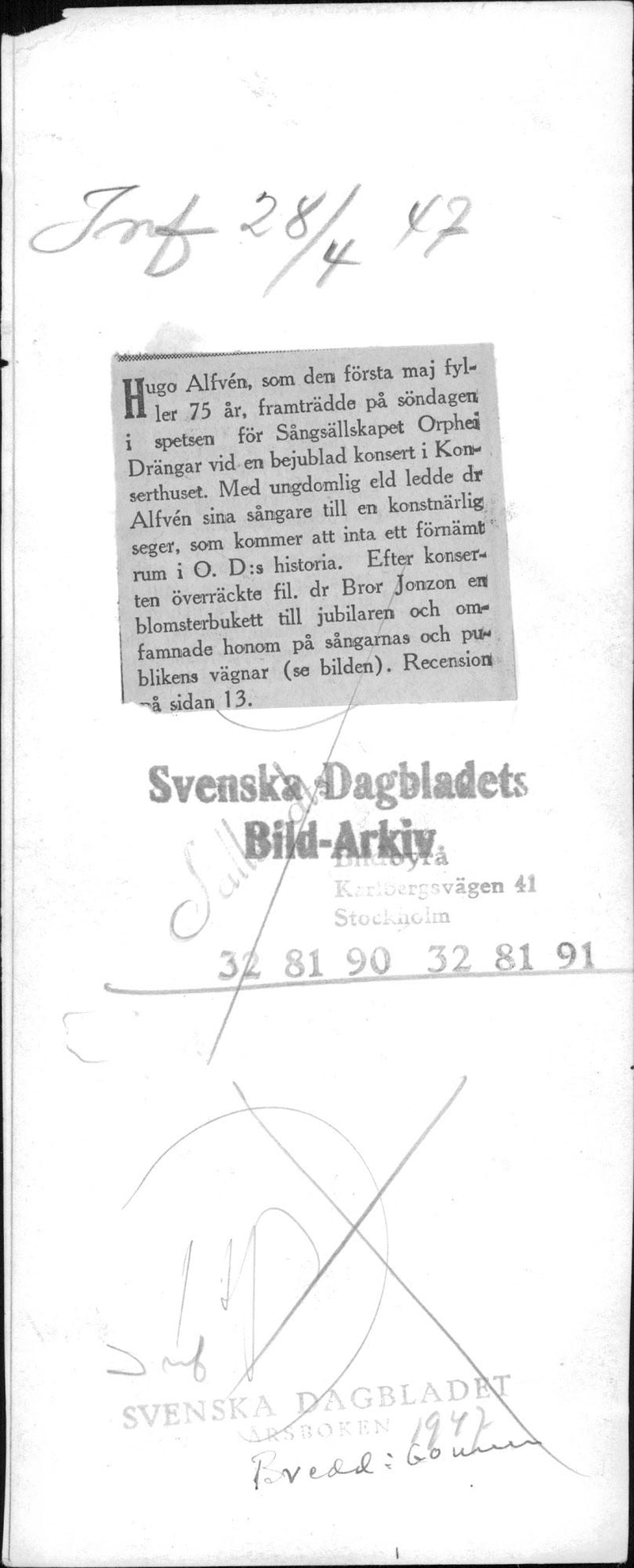 Hugo AlfvÃ©n being courted after the concert in the Concert Hall of the file. Dr. Brother Jonzon with flower bouquet and embrace - 28 April 1947 - Vintage Photograph