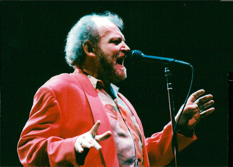 Joe Cocker occurs - Vintage Photograph