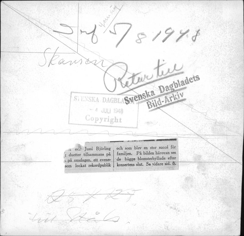 Jussi BjÃ¶rling with tribute flowers after concert - 14 July 1948 - Vintage Photograph