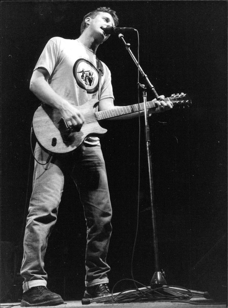 English musician Billy Bragg1986-08-29 - Vintage Photograph