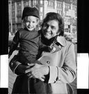 Johnny Cash with familjl visiting the capital - Vintage Photograph