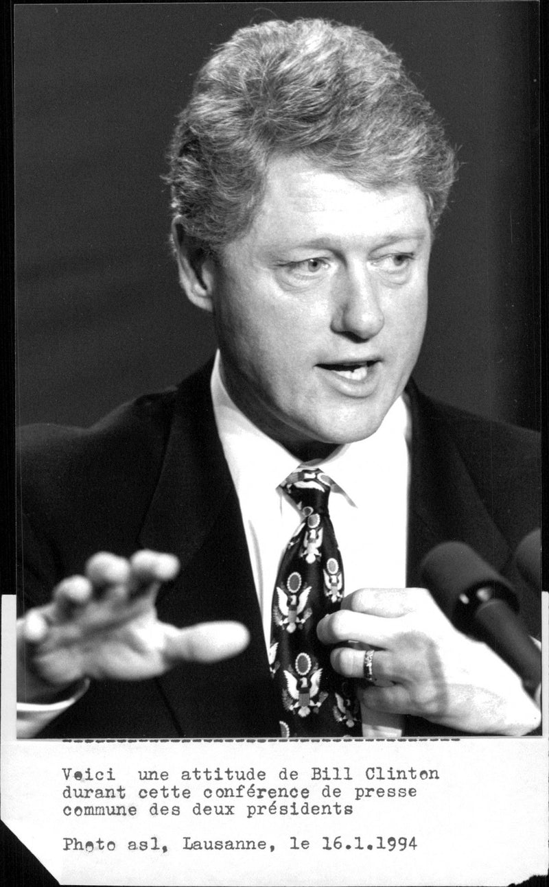 US President Bill Clinton gives a speech in Lausanne - Vintage Photograph