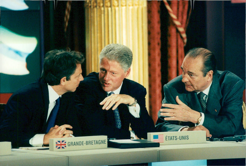 NATO meeting. Seen here is British Prime Minister Tony Blair, US President Bill Clinton and French President Jacques Chirac - Vintage Photograph