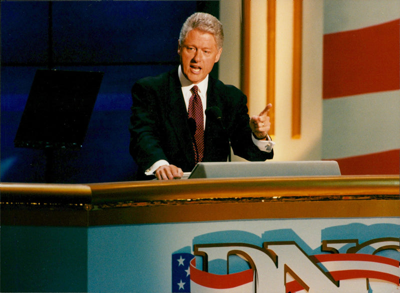 Bill Clinton in the speeches during his state visit to Chicago. - Vintage Photograph