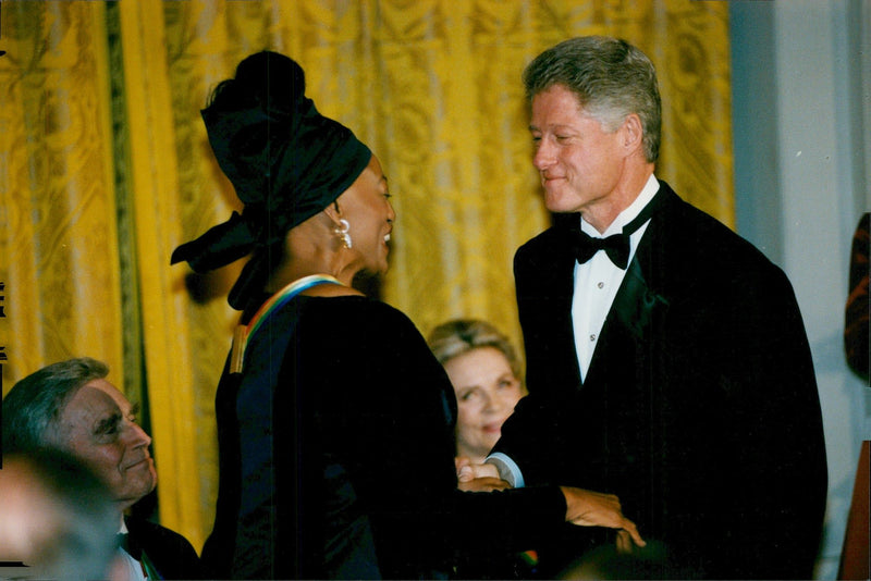 President Bill Clinton with the first lady Hillary awards prizes to artists in the Kennedy Center - Vintage Photograph